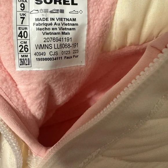 NWOB WNS Sorel Kinetic Impact Waterproof Zip Up Boots Sz 9 Chalk & Vintage Pink - Picture 2 of 11